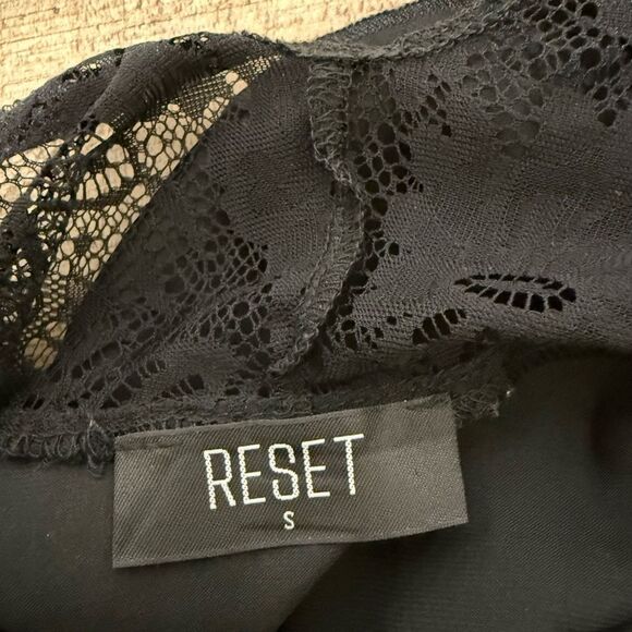 RESET black lace cami top - Picture 5 of 10
